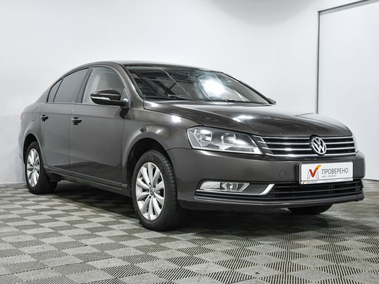 Volkswagen Passat 2012 года, 245 538 км - вид 4