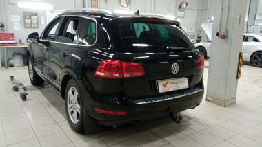 Volkswagen Touareg 2010 года, 203 851 км - вид 4