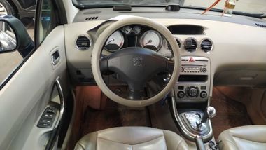 Peugeot 308 2009 года, 144 407 км - вид 5