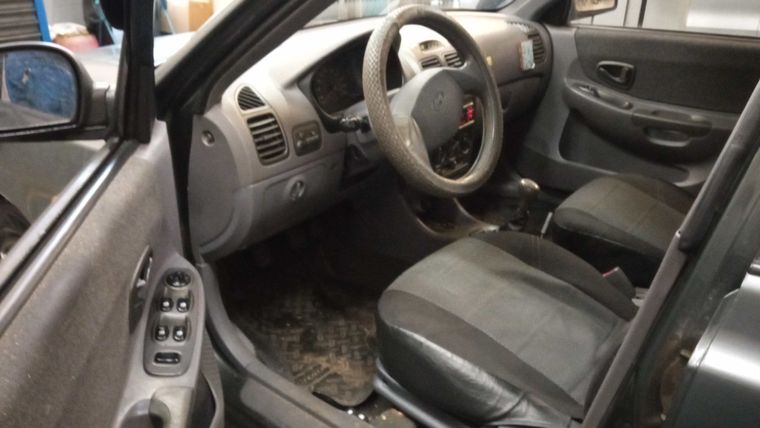 Hyundai Accent 2009 года, 220 000 км - вид 5