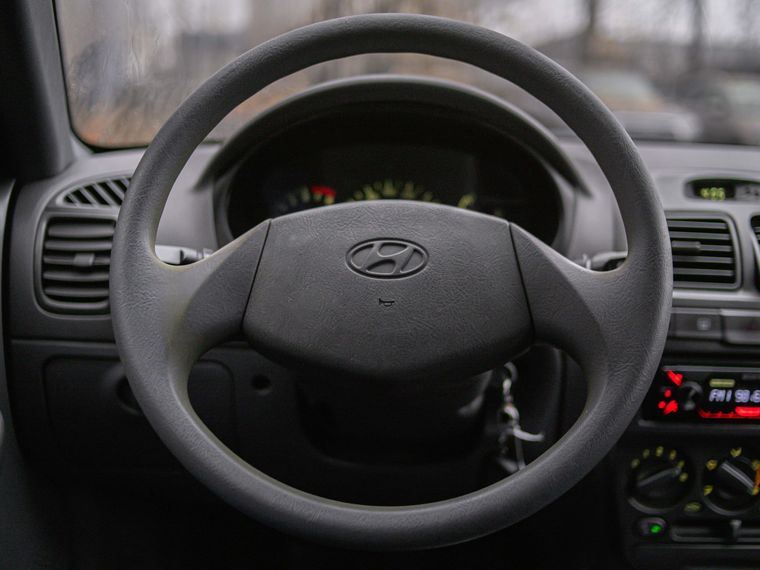 Hyundai Accent 2009 года, 220 000 км - вид 6