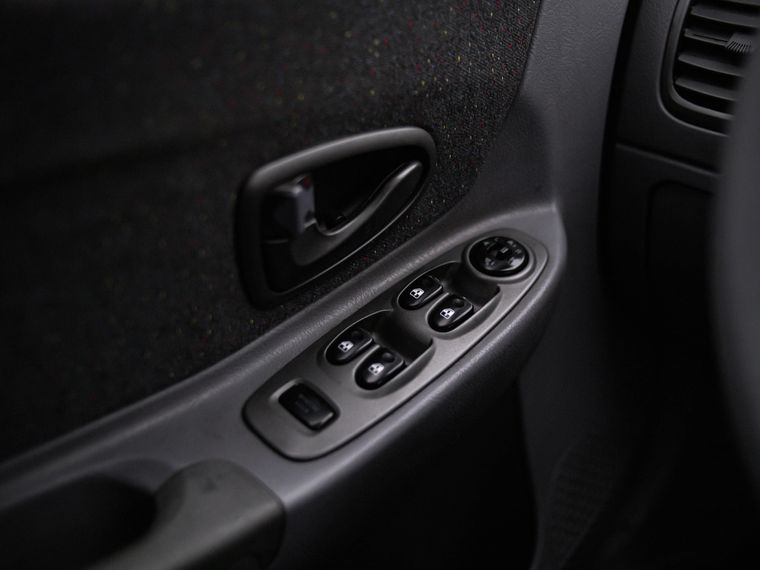 Hyundai Accent 2009 года, 220 000 км - вид 9