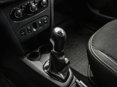 Renault Logan 2016 года, 139 000 км - вид 9