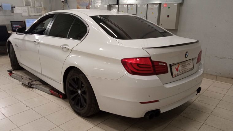 BMW 5 серия 2010 года, 150 000 км - вид 4