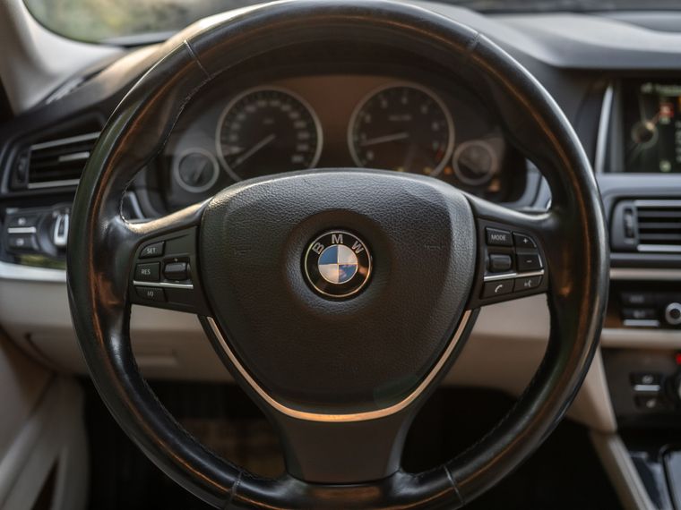 BMW 5 серия 2010 года, 150 000 км - вид 6