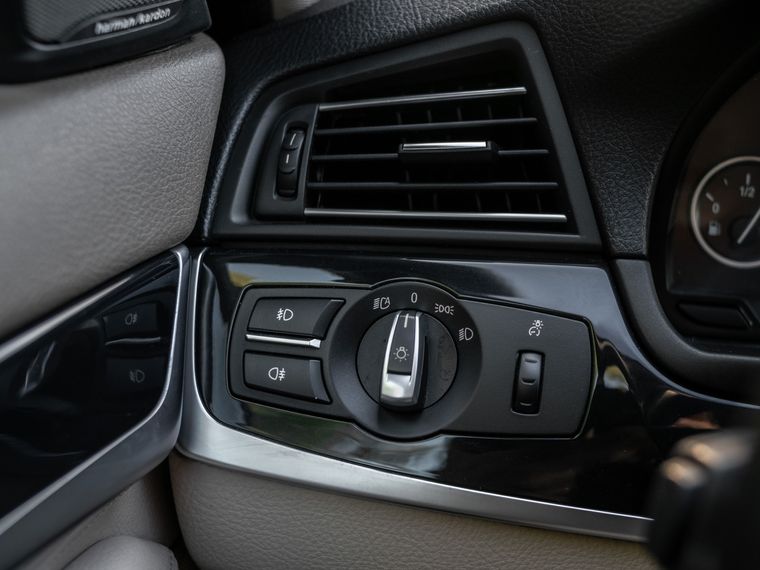 BMW 5 серия 2010 года, 150 000 км - вид 10