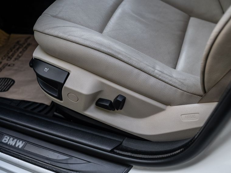 BMW 5 серия 2010 года, 150 000 км - вид 11