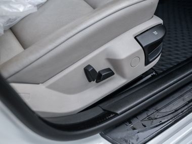 BMW 5 серия 2010 года, 150 000 км - вид 14