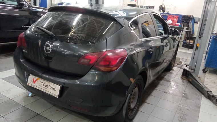 Opel Astra 2011 года, 175 561 км - вид 3