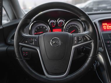 Opel Astra 2011 года, 175 561 км - вид 6