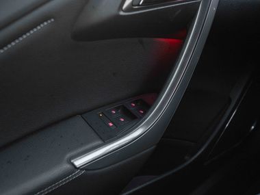 Opel Astra 2011 года, 175 561 км - вид 9