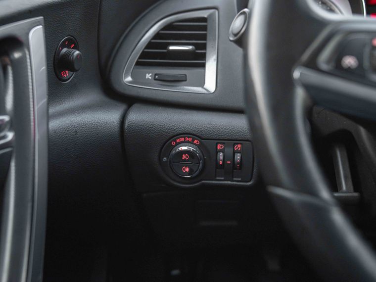 Opel Astra 2011 года, 175 561 км - вид 10