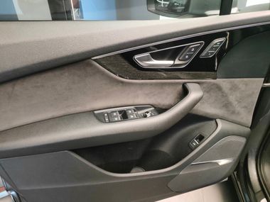 Audi Q7 2018 года, 135 059 км - вид 11