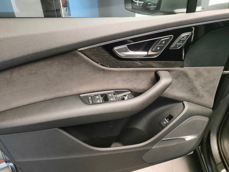 Audi Q7 2018 года, 135 059 км - вид 11