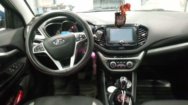 ВАЗ (LADA) Vesta Cross 2018 года, 133 276 км - вид 5