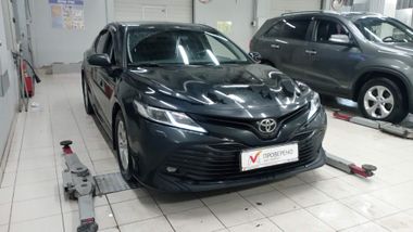 Toyota Camry 2018 года, 219 075 км - вид 3