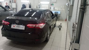 Toyota Camry 2018 года, 219 075 км - вид 4