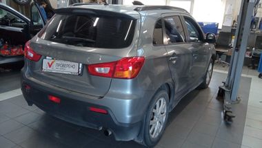 Mitsubishi ASX 2010 года, 325 306 км - вид 3