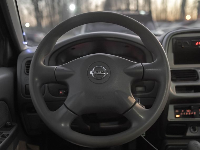 Nissan NP300 2013 года, 250 000 км - вид 6