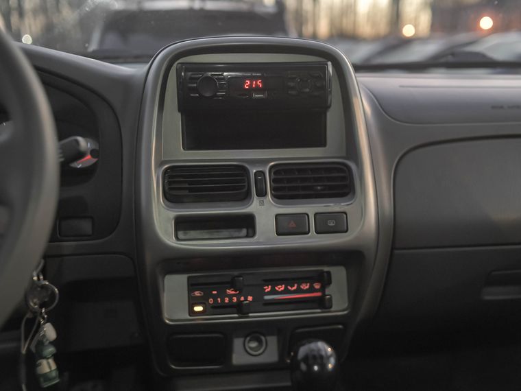 Nissan NP300 2013 года, 250 000 км - вид 7