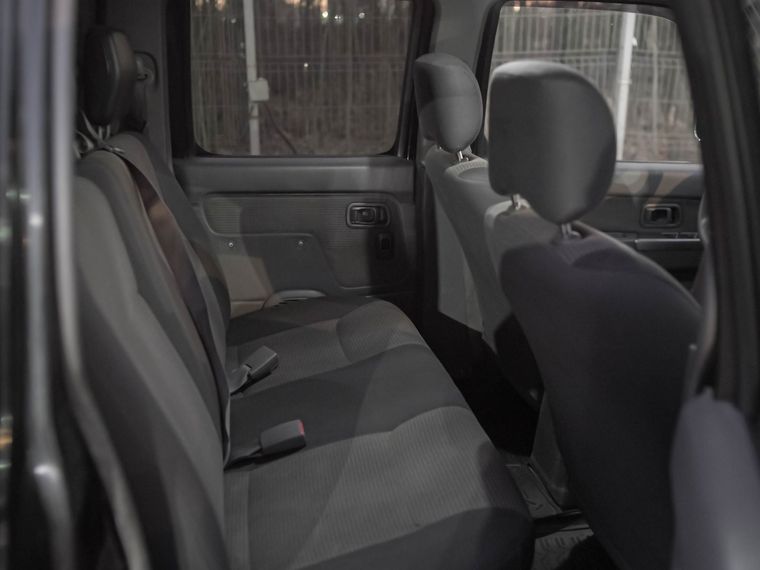 Nissan NP300 2013 года, 250 000 км - вид 10