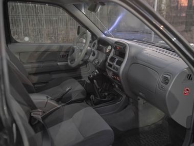 Nissan NP300 2013 года, 250 000 км - вид 11