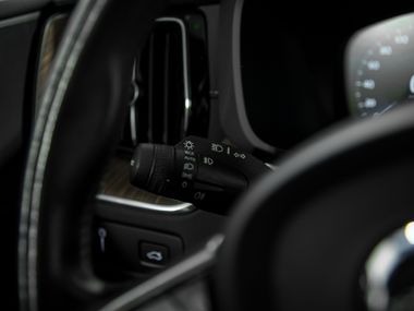 Volvo XC60 2021 года, 119 303 км - вид 8
