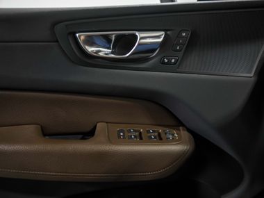 Volvo XC60 2021 года, 119 303 км - вид 13