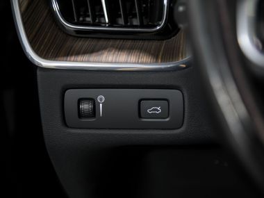 Volvo XC60 2021 года, 119 303 км - вид 14