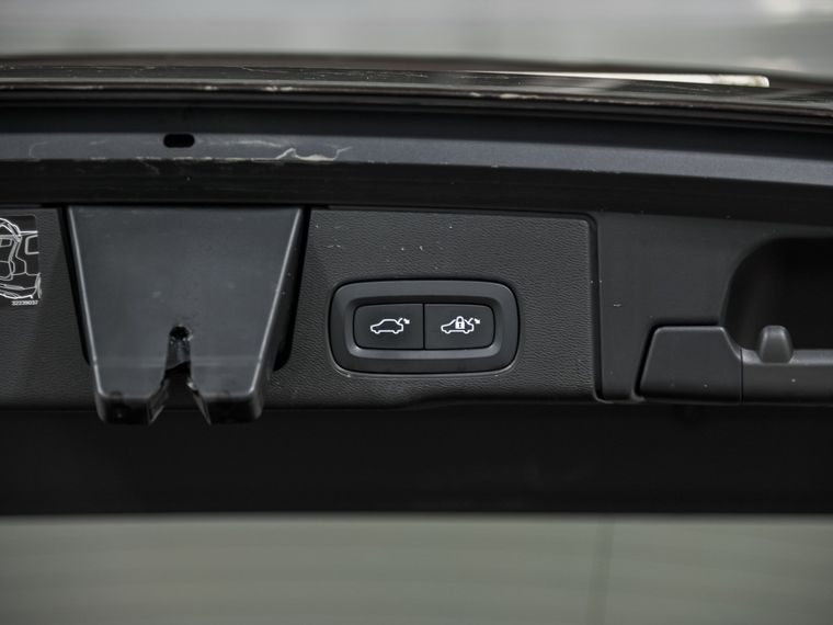 Volvo XC60 2021 года, 119 303 км - вид 20