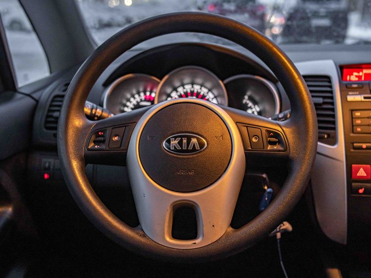 KIA Venga 2014 года, 165 000 км - вид 6