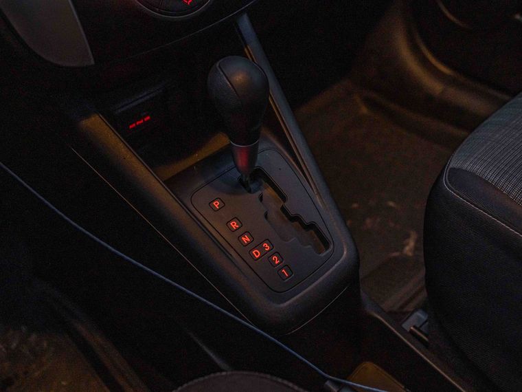 KIA Venga 2014 года, 165 000 км - вид 8