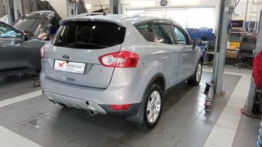 Ford Kuga 2011 года, 243 199 км - вид 3