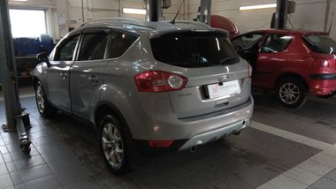 Ford Kuga 2011 года, 243 199 км - вид 4