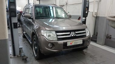 Mitsubishi Pajero 2012 года, 208 075 км - вид 3