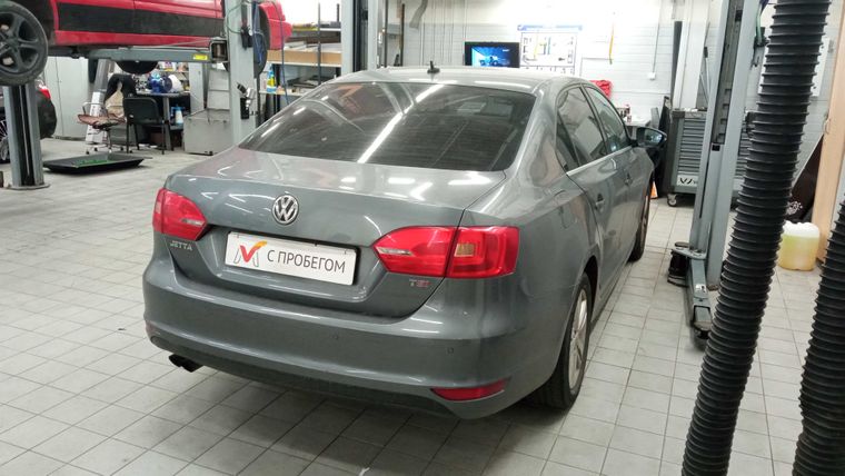 Volkswagen Jetta 2013 года, 99 219 км - вид 4