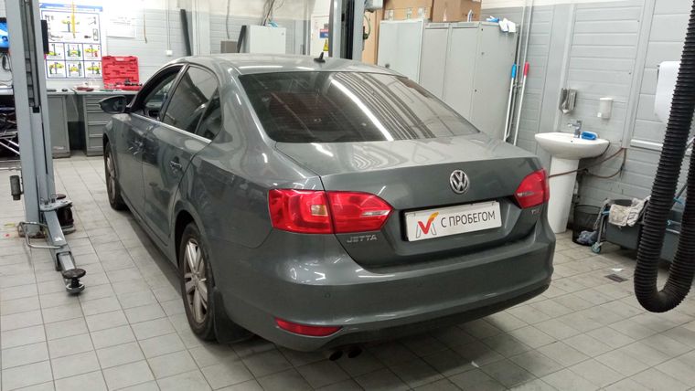 Volkswagen Jetta 2013 года, 99 219 км - вид 3