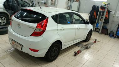 Hyundai Solaris 2012 года, 299 029 км - вид 3