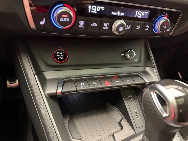 Audi Q3 2019 года, 89 873 км - вид 22