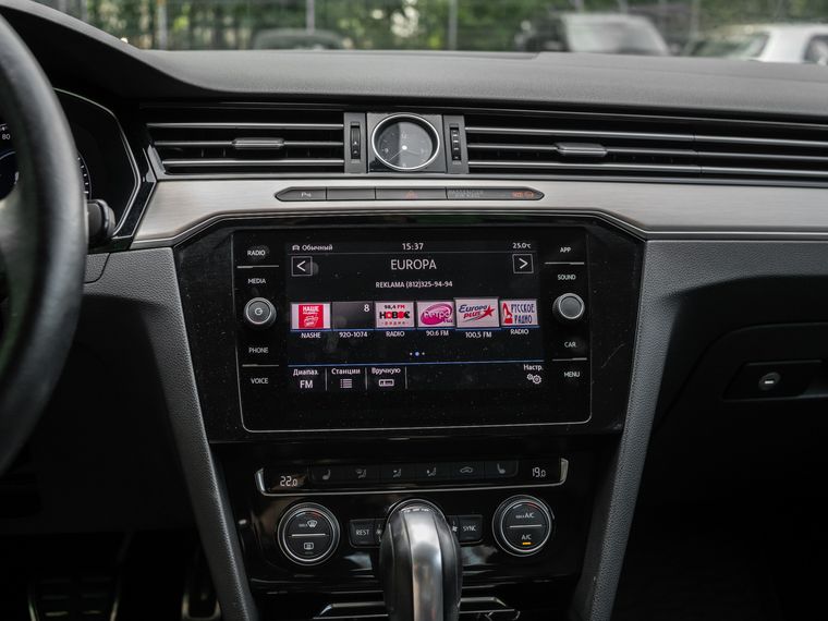 Volkswagen Passat 2019 года, 133 776 км - вид 6