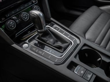 Volkswagen Passat 2019 года, 133 776 км - вид 8