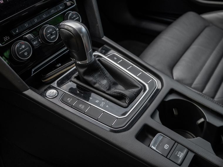 Volkswagen Passat 2019 года, 133 776 км - вид 8