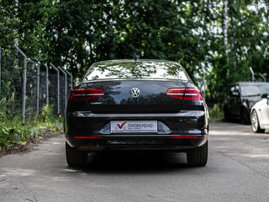Volkswagen Passat 2019 года, 133 776 км - вид 3