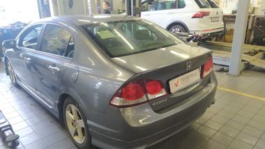 Honda Civic 2010 года, 239 133 км - вид 4