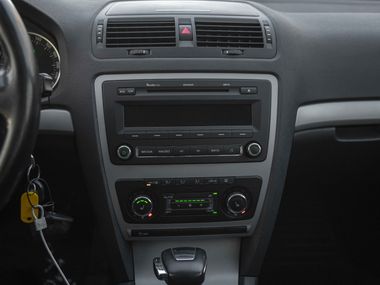 Skoda Octavia 2011 года, 241 483 км - вид 6
