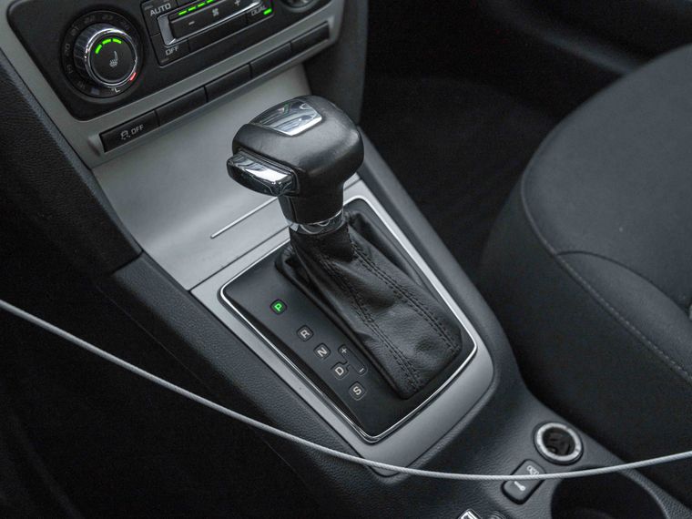 Skoda Octavia 2011 года, 241 483 км - вид 7