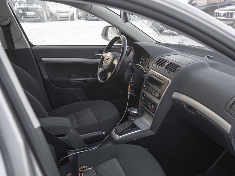 Skoda Octavia 2011 года, 241 483 км - вид 10