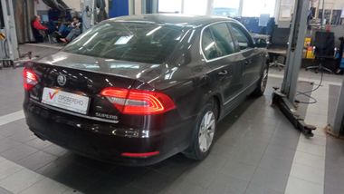 Skoda Superb 2013 года, 170 874 км - вид 3