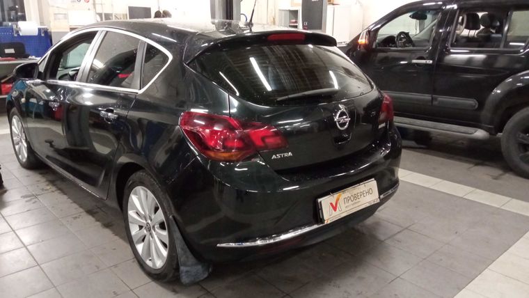 Opel Astra 2012 года, 267 887 км - вид 4
