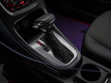 Opel Astra 2012 года, 267 887 км - вид 8